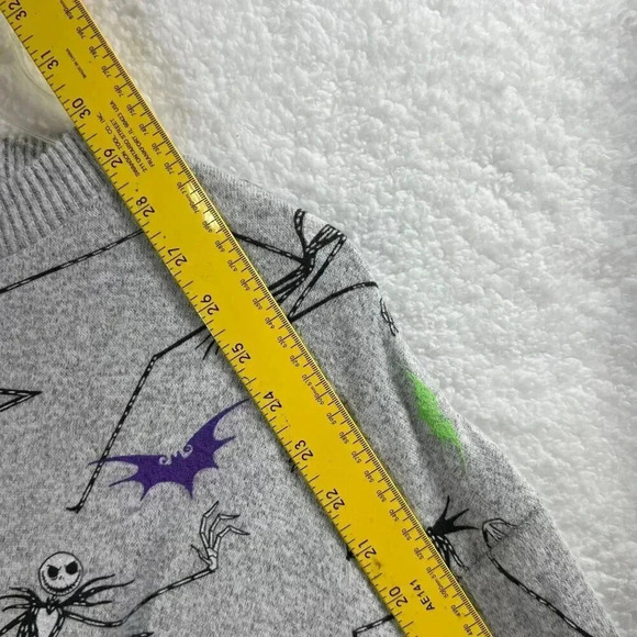 Tim Burton The Nightmare Before Christmas NWT Womens M Crew Neck Tunic Sweater - Picture 7 of 9